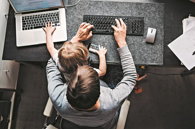'Stress e instabilidade emocional': CGTP pede ao Governo que apoie os pais em teletrabalho