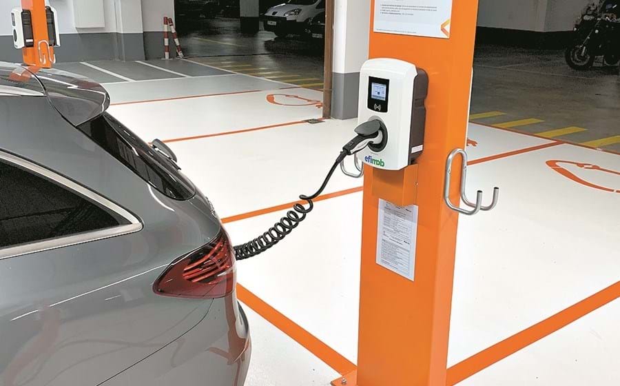 A Empark vai instalar postos de carregamento de veículos elétricos em 10 concelhos.