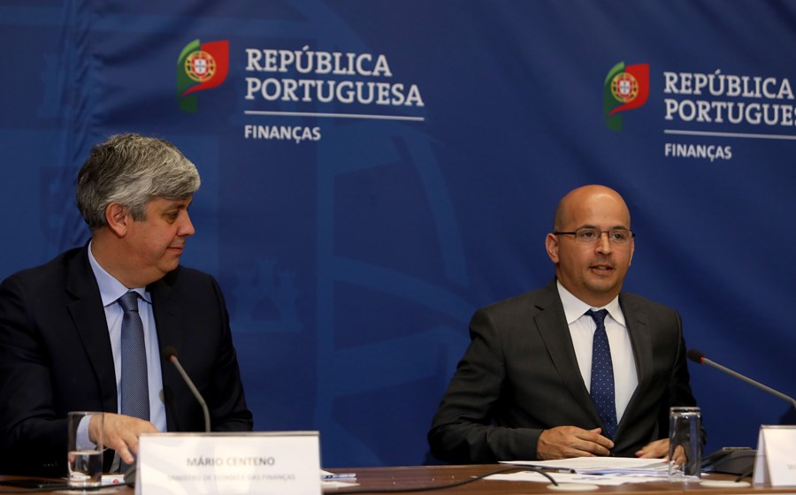 Mário Centeno deixará o cargo de ministro das Finanças, sendo substituído pelo atual secretário de Estado do Orçamento, João Leão.