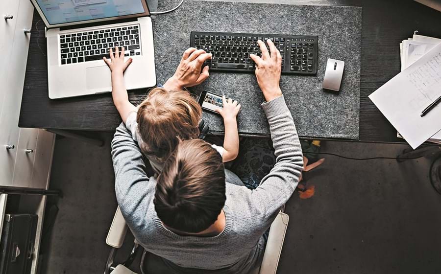 O Governo tem vindo a reduzir gradualmente a obrigatoriedade de teletrabalho, deixando os trabalhadores dependentes de acordo com o empregador.