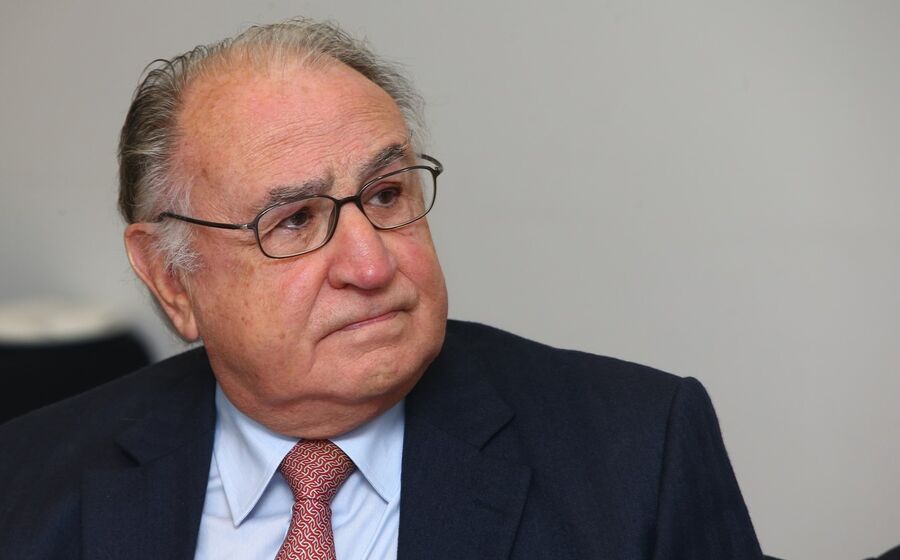 Faria de Oliveira 