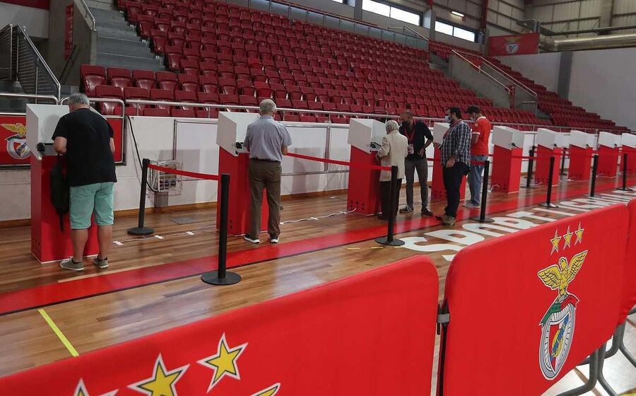 Sócios chumbam contas do Benfica em Assembleia Geral