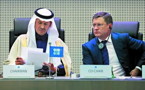 Bin Salman e Alexander Novak, 