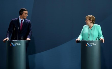 Merkel garante 'margem para compromisso' na próxima cimeira 