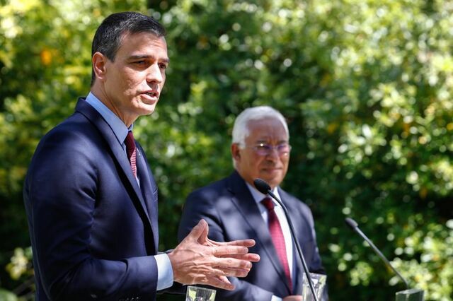 Líderes políticos felicitam António Costa pela vitória nas eleições
