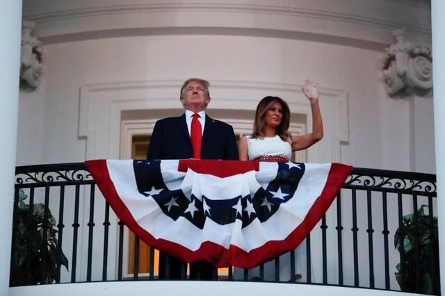 Donald Trump testa positivo para a covid-19 a meio da corrida presidencial