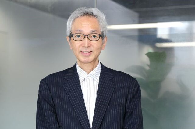 Pioneiro japonês inventa bateria 90% mais barata que a de lítio