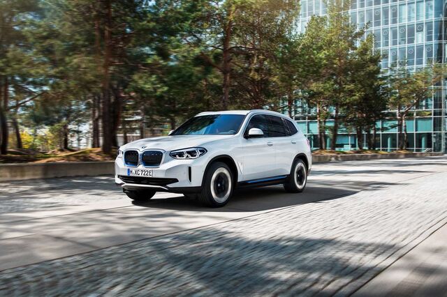 Lucros da BMW sobem 74% para 13.232 milhões no primeiro semestre