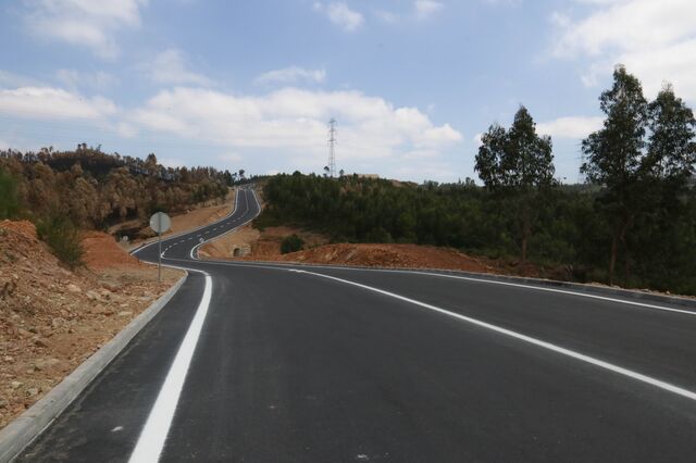 Siza Vieira “liga” fábricas de Rebordosa à autoestrada