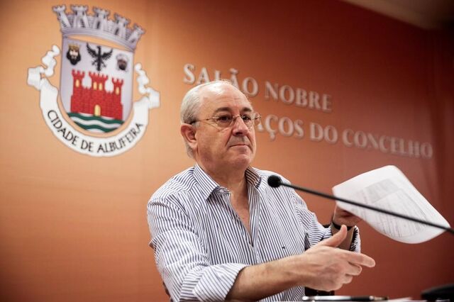 Rio volta a atirar-se à gestão de Carlos Costa no Banco de Portugal