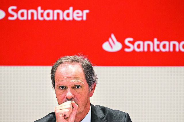 Sindicatos e comissão de trabalhadores do Santander pedem suspensão da reestruturação