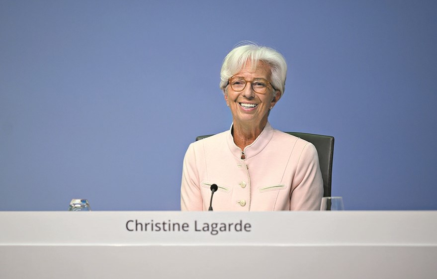 Christine Lagarde garante que usará a totalidade dos 1,35 biliões de euros do programa.