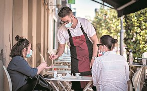 Cafés e pastelarias já podem encerrar até à 01:00