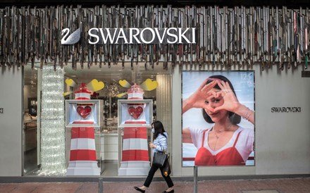 Swarovski encara futuro com brechas no reino do cristal