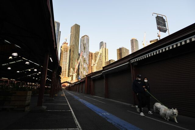Covid-19: Melbourne com recolher obrigatório e Londres pode vir a ter cerca sanitária