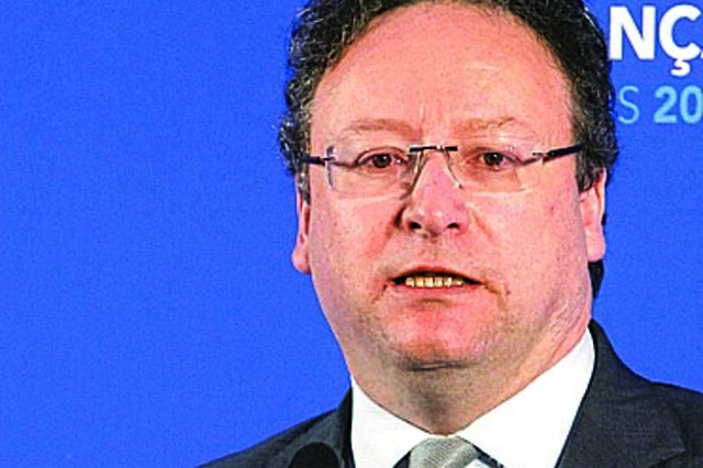Presidente do CES diz que Marcelo deve pronunciar-se sobre buscas ao PSD e a Rio