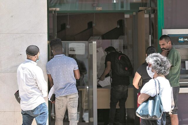Novas inscrições em centros de emprego sobem 15% em novembro