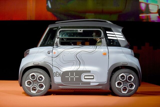 Carro elétrico para jovens a partir dos 14 anos vai começar a circular nas ruas de Paris