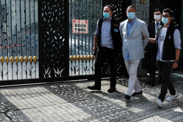 Hong Kong: Magnata da imprensa Jimmy Lai libertado sob caução
