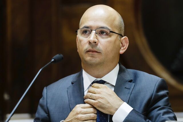 Governo prevê queda do PIB de 8,5% este ano e crescimento de 5,4% em 2021