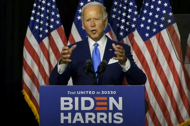 Joe Biden nomeado oficialmente candidato contra Trump. Clinton critica 'caos' na Casa Branca