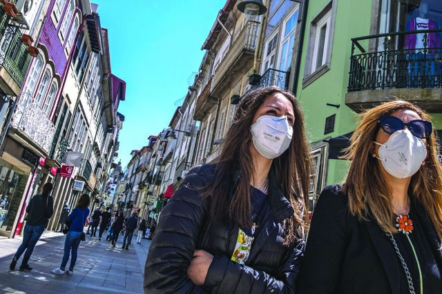Compra de bens ao exterior só subiu um terço do que era preciso