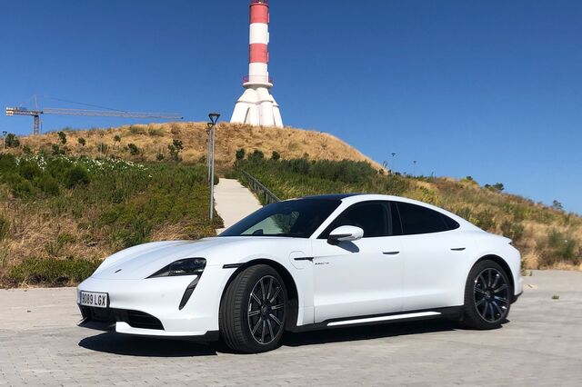 Porsche Taycan Turbo - Alta voltagem