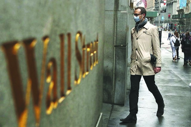 “Cheques em branco” fazem furor em Wall Street