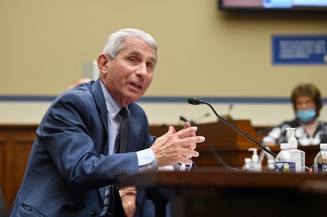 Fauci prevê resultados positivos de uma segunda vacina contra covid-19