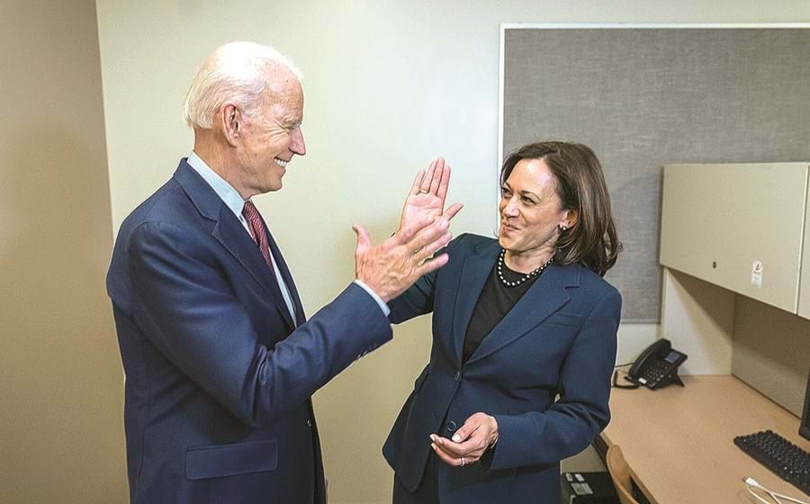 Joe Biden e Kamala Harris, antes adversários nas primárias, agora aliados na candidatura à Presidência dos Estados Unidos.