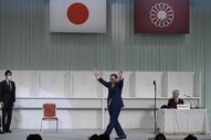 Yoshihide Suga japao