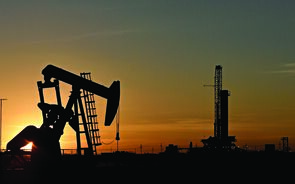 Brent recua após três sessões a valorizar. Medo com o pós-eleições atinge preços