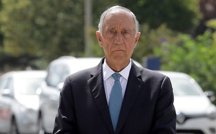 Marcelo admite medidas mais restritivas e 'repensar o natal em família'