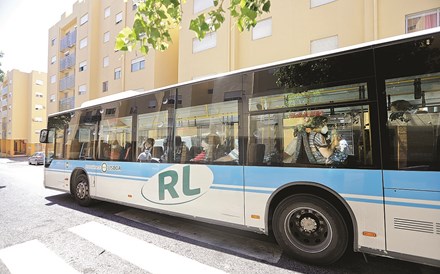 Operadores querem autocarros turísticos a fazer transporte público