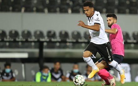 Vitória de Guimarães vai ter maioria da SAD após acordo com Mário Ferreira