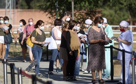 Madrid limita mobilidade a mais de 850 mil habitantes para travar pandemia