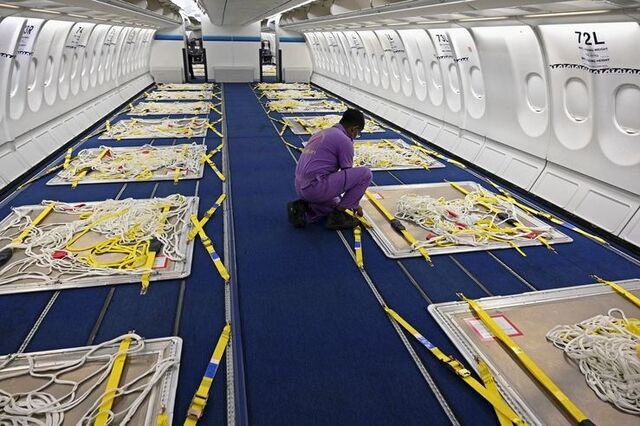 Companhias aéreas estão a trocar passageiros por gadgets e marisco
