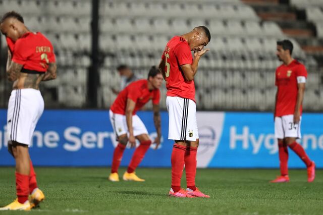 Benfica afunda mais de 4% em bolsa depois do adeus aos milhões da Champions