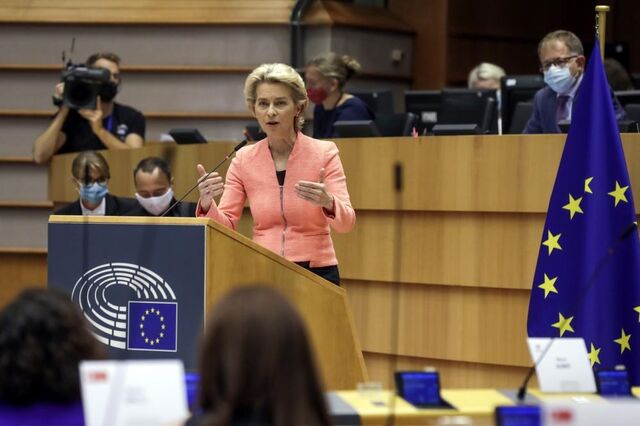 Von der Leyen lembra a Hungria e Polónia que milhões de europeus estão à espera