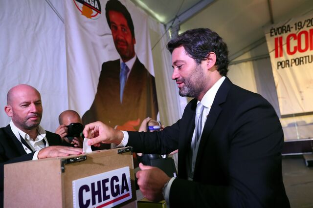 Covid-19: GNR faz 'algumas' identificações na convenção do Chega