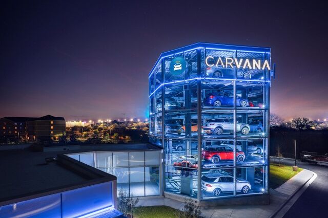 Pai e filho que vendem carros usados enriquecem 5 mil milhões num só dia