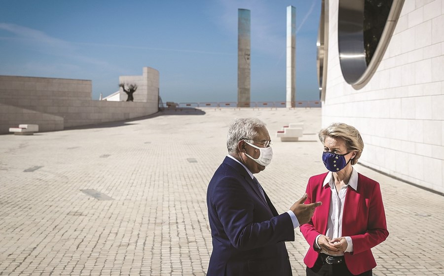 António Costa recebeu ontem vários elogios de Ursula von der Leyen, presidente da Comissão Europeia, sobre a resposta do país à pandemia de covid-19.