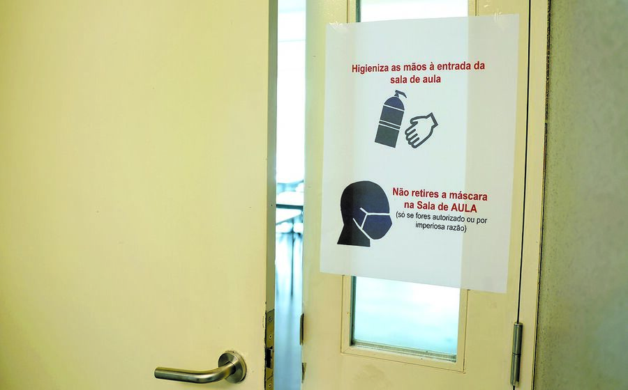 escolas virus aulas covid