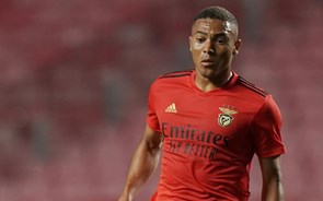 Benfica oficializa saída de Carlos Vinícius para o Tottenham: conheça os valores da operação