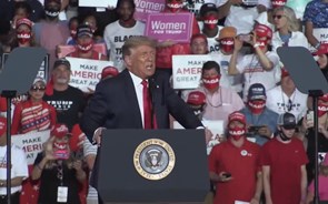 Trump diz estar capaz de beijar multidão