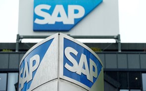 SAP baixa previsões e afunda mais de 21% na maior quebra desde 1999