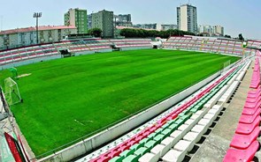 Estádio do Estrela à venda por seis milhões com o Estado “a arder” numa falência de 37 milhões