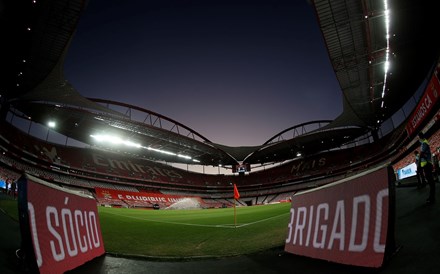 “Reinado” de Vieira no Benfica em jogo