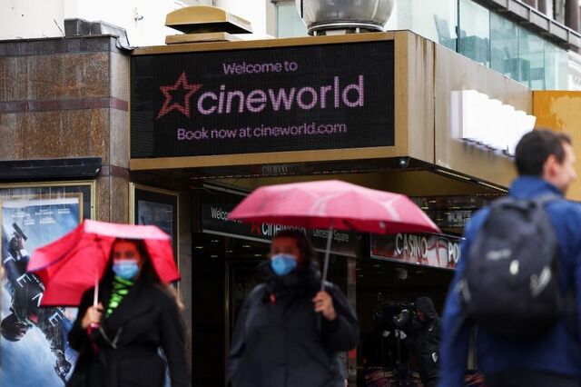 Cineworld suspende operações e põe 45 mil empregos em risco. Ações afundam 60%
