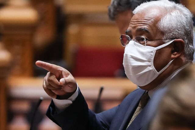 António Costa promete aumentar salários mais baixos da Função Pública